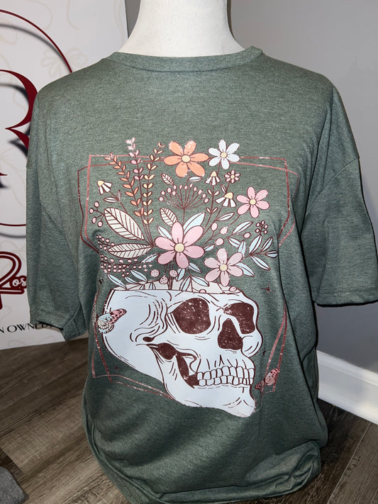 Skull vase T-shirt