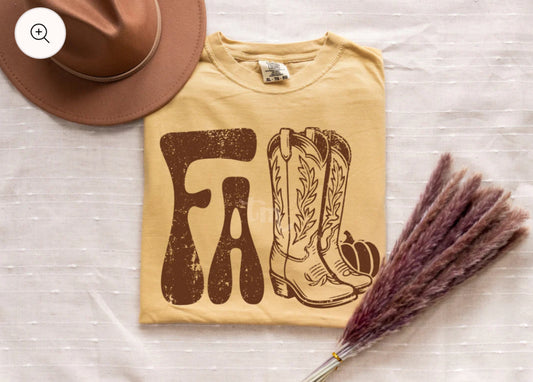 Fall boots tee