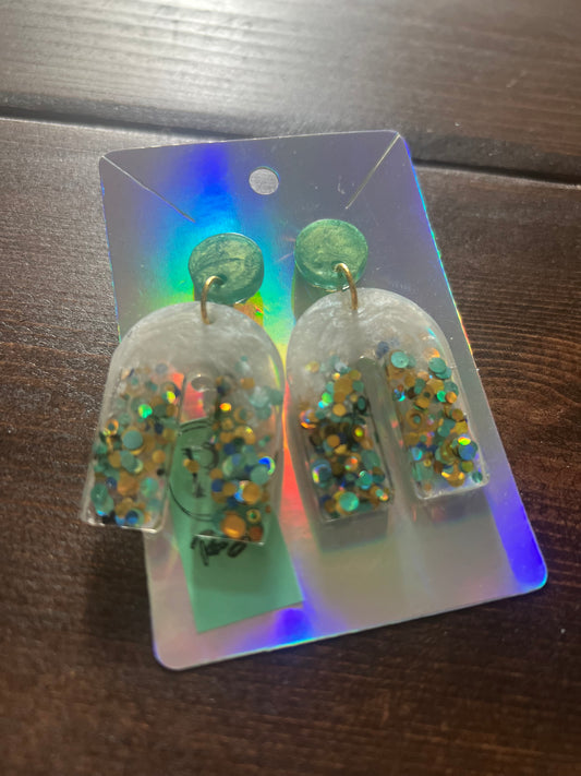 Gold green confetti arch earrings