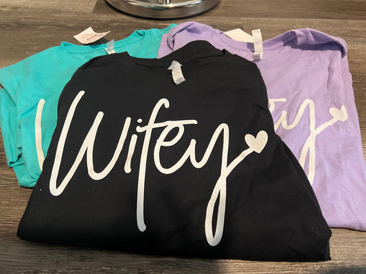 Cursive wifey tee